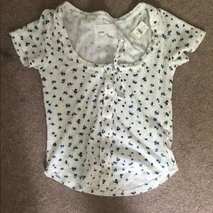 Aerie White and Blue Short Sleeve Tee with Floral Design